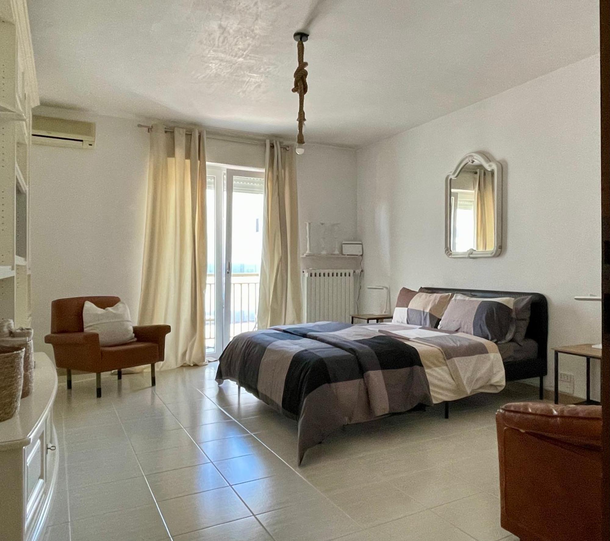 La Dimora Di Zia Angela Apartment โมโนโปลี ภายนอก รูปภาพ